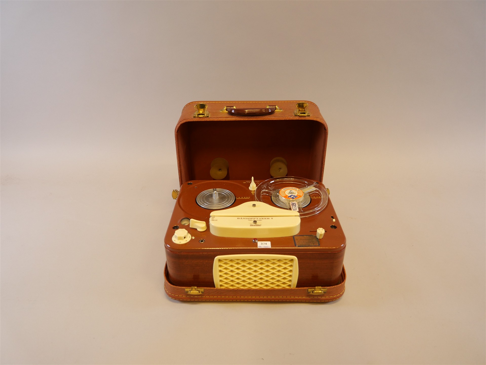 Auktion: 557 Objekt: 374