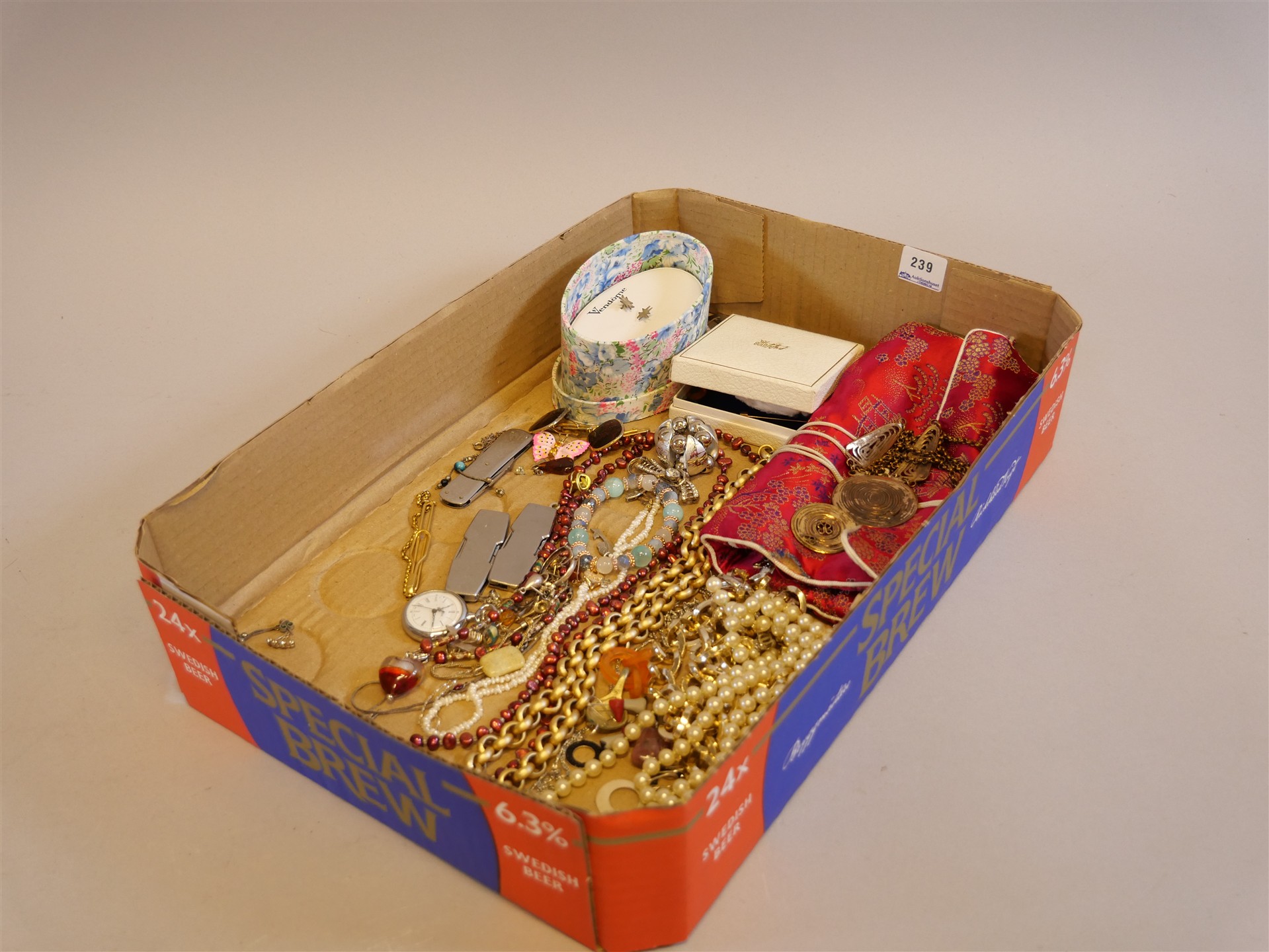 Auktion: 558 Objekt: 239