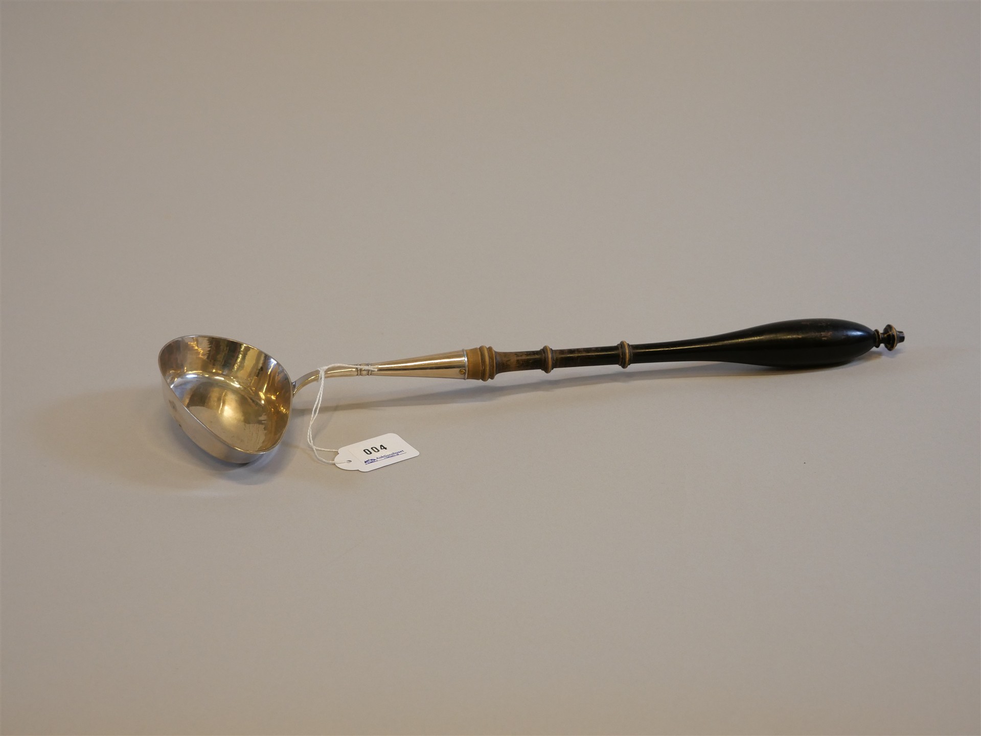 Auktion: 560 Objekt: 004