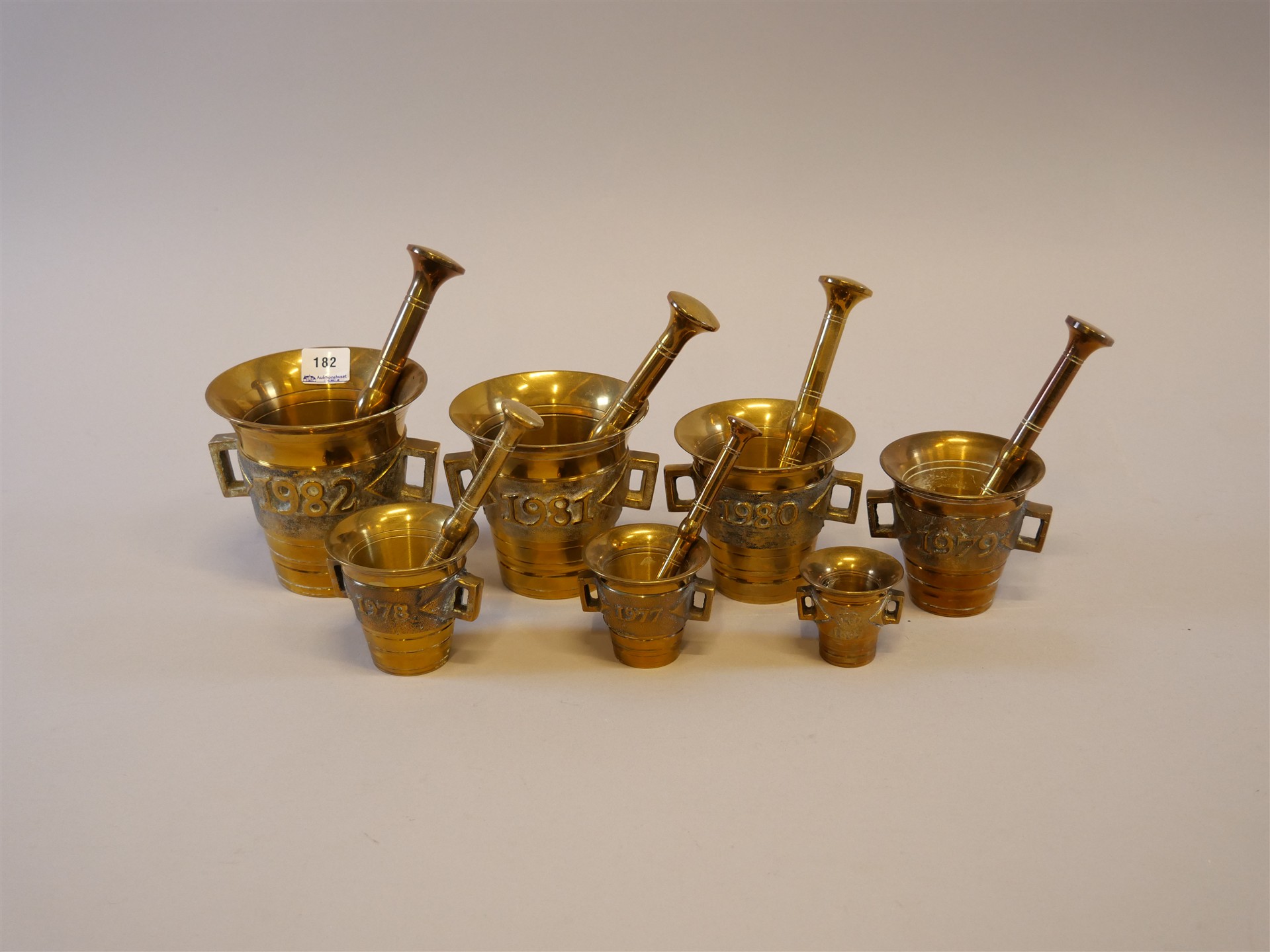 Auktion: 562 Objekt: 182