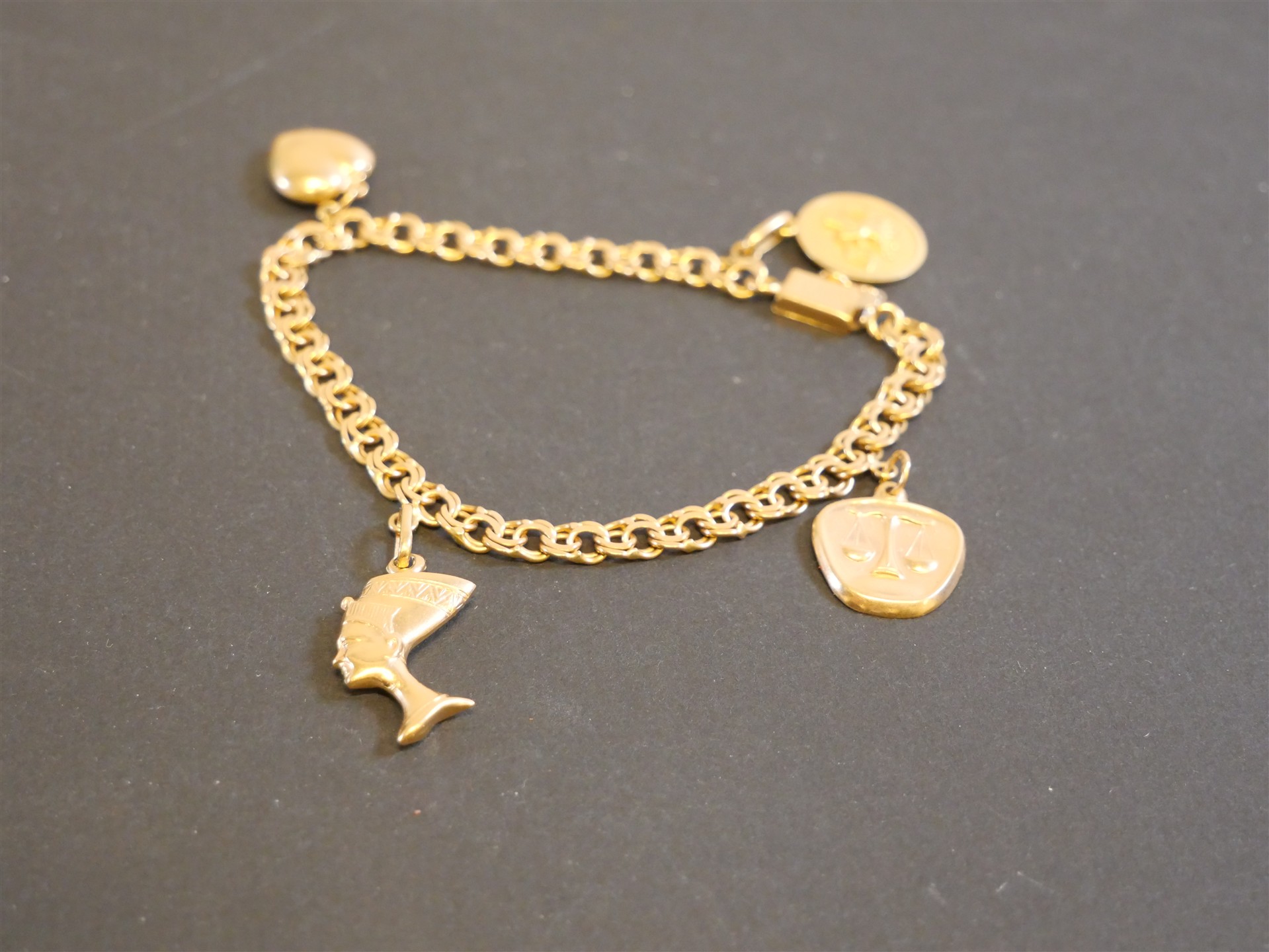 Auktion: 562 Objekt: 305