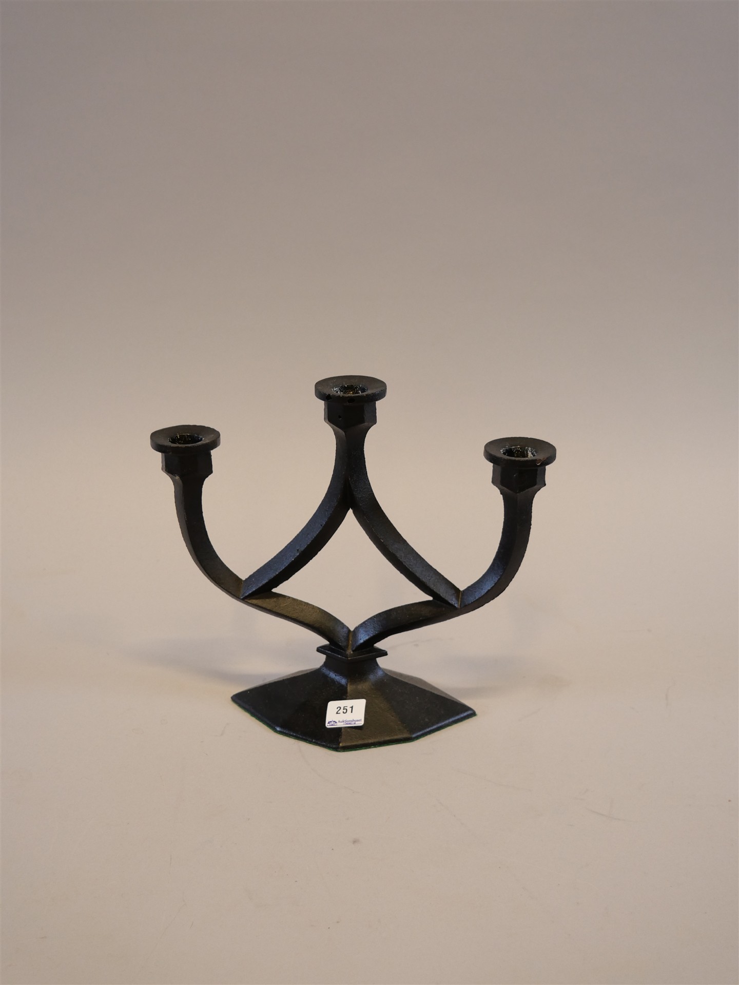 Auktion: 568 Objekt: 251