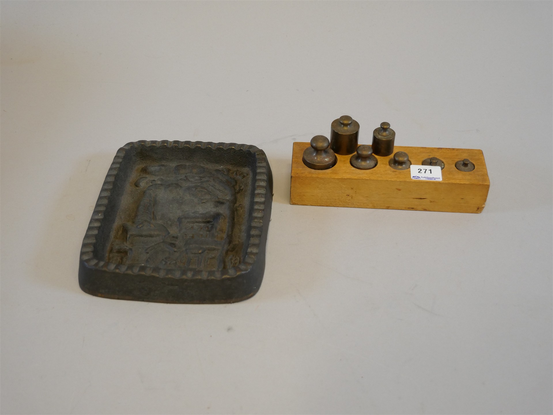 Auktion: 568 Objekt: 271